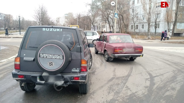 10 грудня 2018, 13:24 Переглядів:   В Енергодарі Запорізької області водій позашляховика Suzuki протаранив легковий ВАЗ
