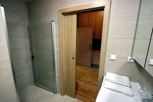 Двері в туалет і ванну кімнату: фото