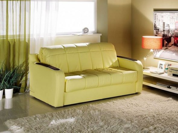 У кожному будинку або квартирі обов'язково знайдеться місце для дивана, так як це один із найзатишніших куточків в приміщенні